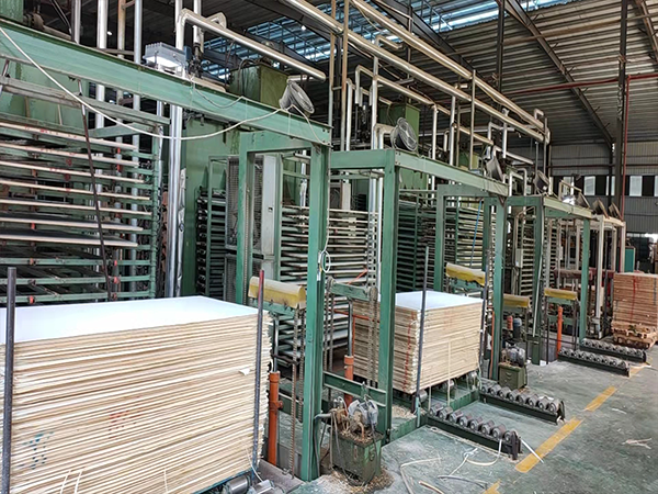 家具板工廠(chǎng)