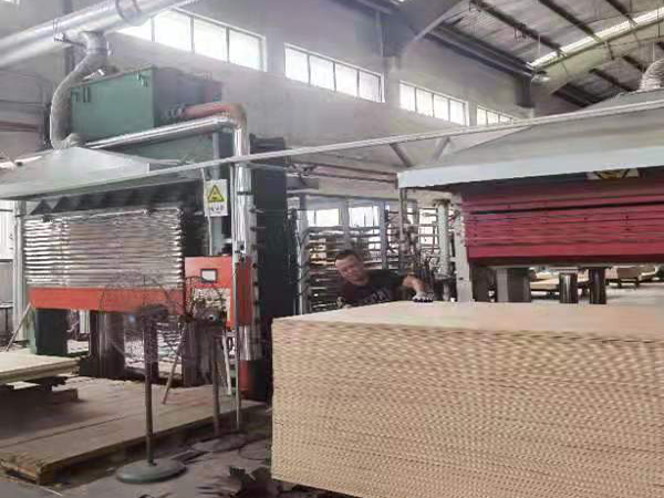 香港福江南板材,福江南木業(yè),香杉木生態(tài)板銷售,桐木生態(tài)板銷售,常德市福瑞江南建材貿(mào)易有限公司